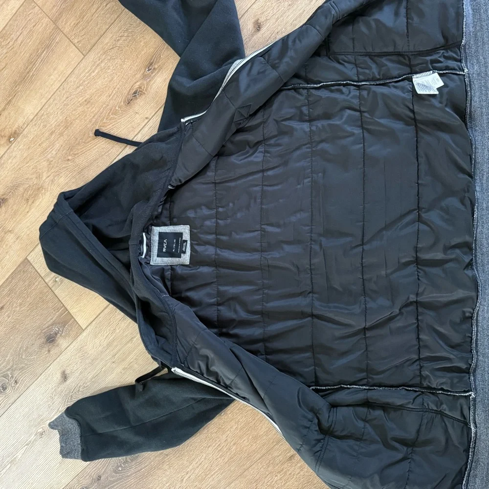 Men’s Jacket - Picture 3 of 3